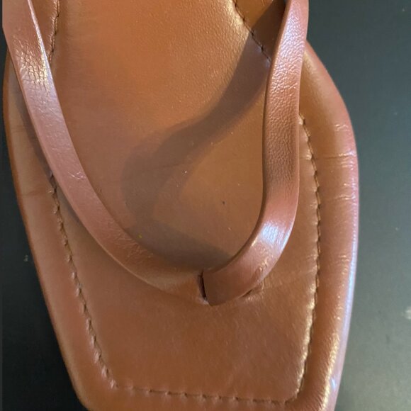 tan/brown heels - Picture 6 of 6